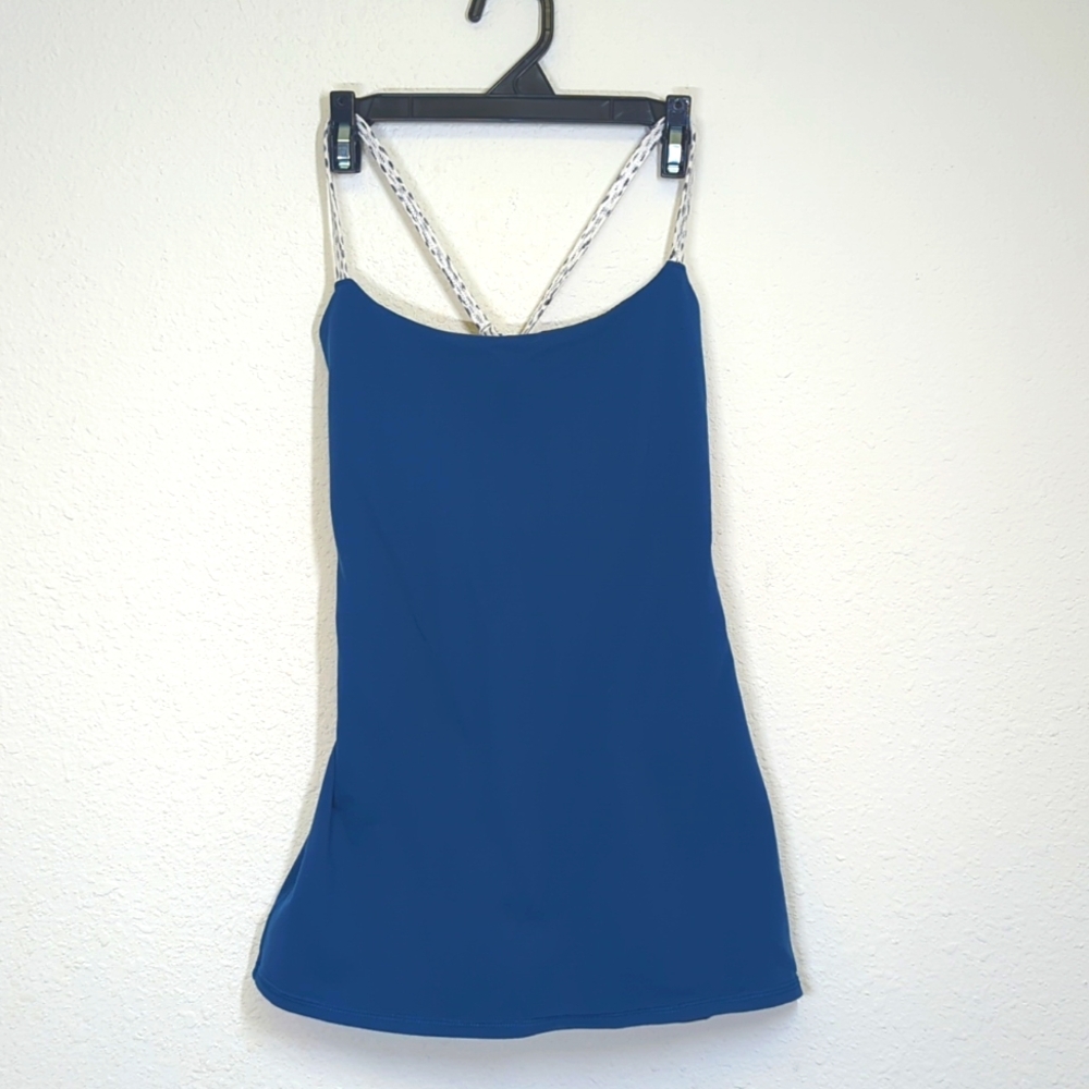 Lululemon tank top with bra size 6
